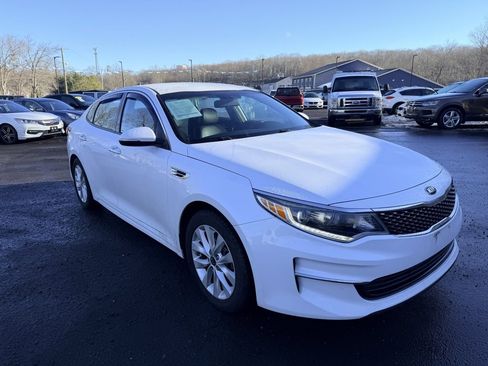 Used 2018 Kia Optima EX image 3