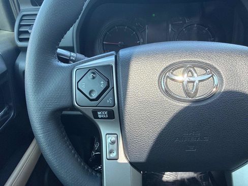 Used 2022 Toyota 4Runner SR5 Premium w/ Moonroof Package AWD/4WD image 18