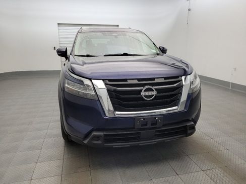 Used 2022 Nissan Pathfinder SV AWD/4WD image 14