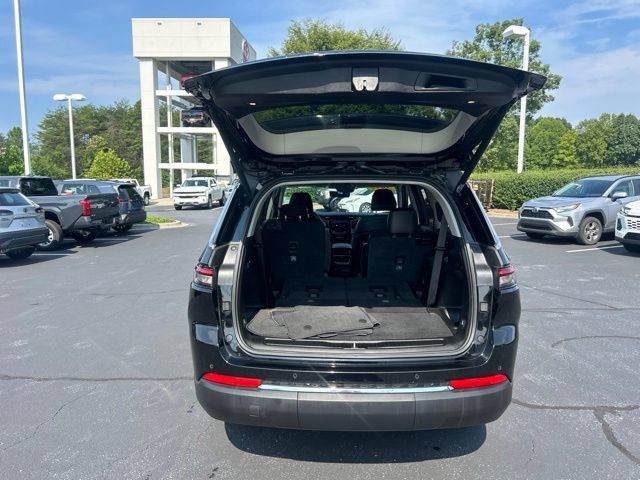 Used 2023 Jeep Grand Cherokee L Limited w/ Luxury Tech Group II AWD/4WD image 9