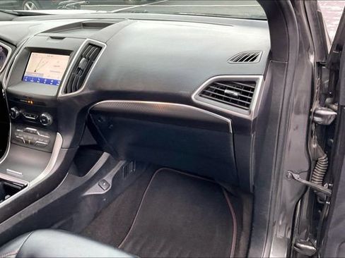 Used 2020 Ford Edge ST-Line image 16
