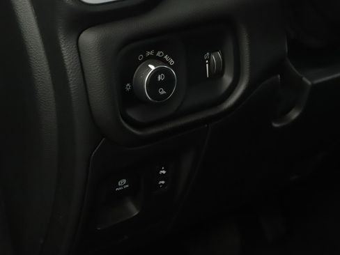 Used 2023 RAM 1500 Big Horn AWD/4WD image 9