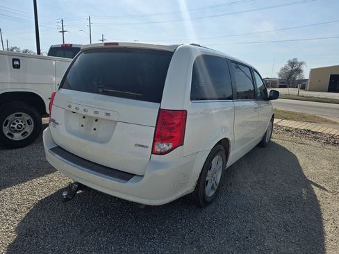 Used 2013 Dodge Grand Caravan Crew w/ Entertainment Group 1 image 4