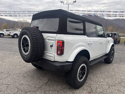 Used 2023 Ford Bronco Outer Banks image 4
