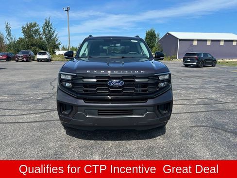 Used 2026 Ford Expedition Active AWD/4WD image 8