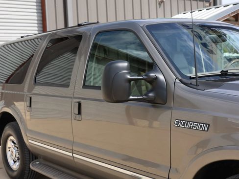Used 2003 Ford Excursion Limited image 16
