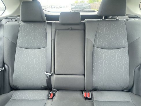 Used 2025 Toyota RAV4 XLE FWD image 33