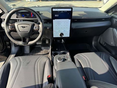 Used 2021 Ford Mustang Mach-E Premium image 27