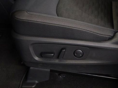 Certified 2025 Nissan Pathfinder SV w/ SV Premium Package image 11