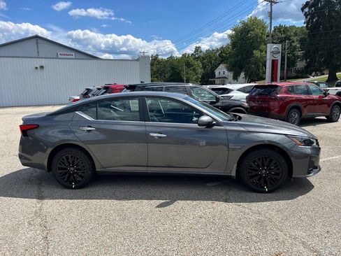 New 2025 Nissan Altima 2.5 SV w/ SV Special Edition Package image 2