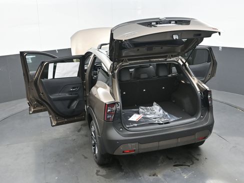 New 2026 Nissan Kicks SR image 43