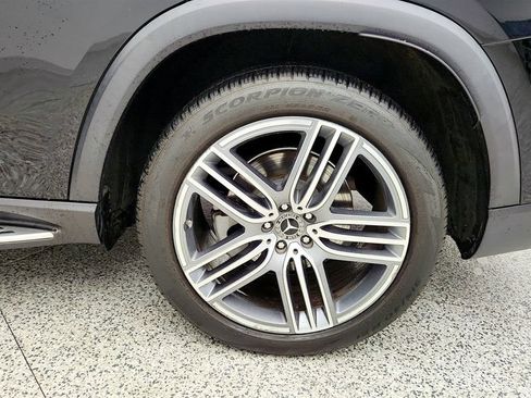 Used 2024 Mercedes-Benz GLS 450 4MATIC image 9