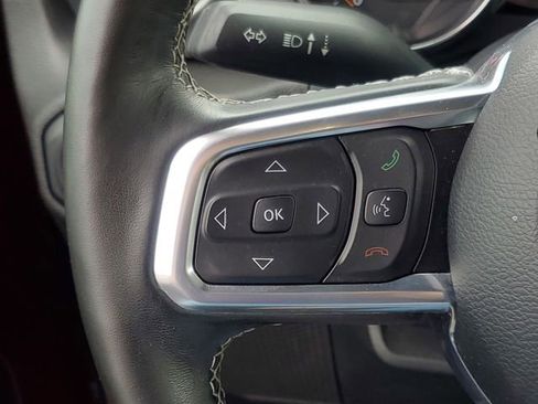 Used 2022 Jeep Wrangler Unlimited Sahara w/ Cold Weather Group image 19