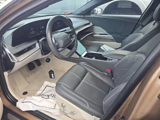 Used 2022 Lucid Air Dream Edition AWD/4WD image 3