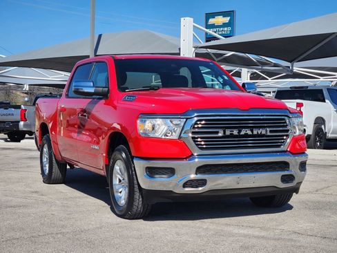 Used 2024 RAM 1500 Laramie AWD/4WD image 3
