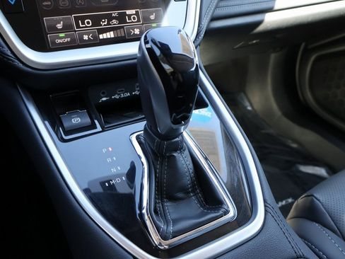 Used 2025 Subaru Outback Limited image 40
