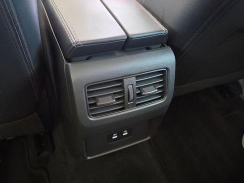 Used 2024 Nissan Rogue SL FWD image 21