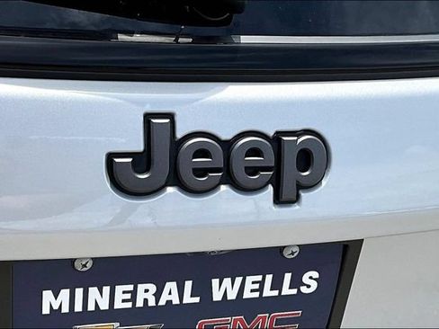 Used 2025 Jeep Compass Trailhawk AWD/4WD image 24