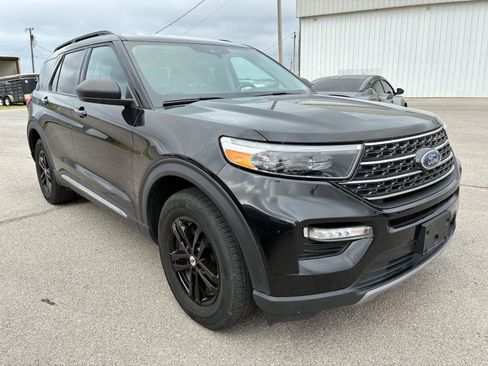 Used 2024 Ford Explorer XLT w/ Equipment Group 202A image 17