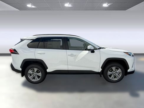 Used 2025 Toyota RAV4 XLE w/ Convenience Package image 8