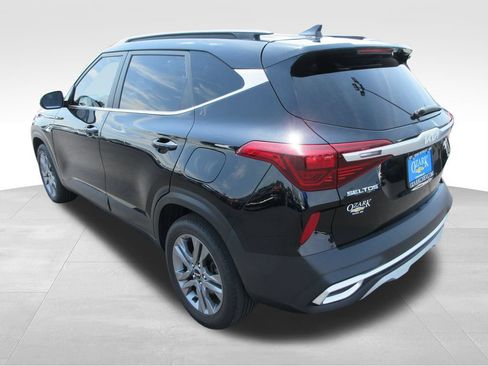 Used 2023 Kia Seltos S w/ Navigation Package AWD/4WD image 3