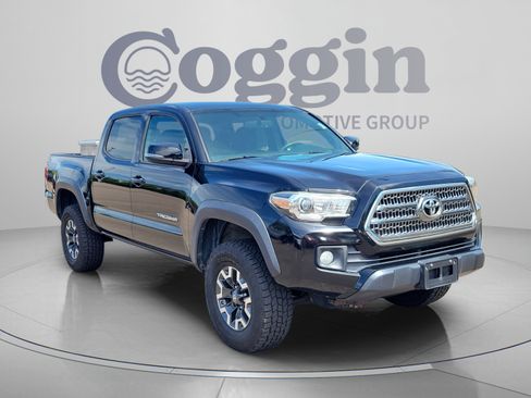Used 2017 Toyota Tacoma TRD Off-Road w/ Tow Package (A/T) AWD/4WD image 7