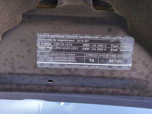 Used 2018 Nissan Titan SL AWD/4WD image 25
