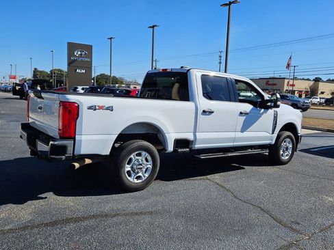 Used 2025 Ford F250 XLT image 12