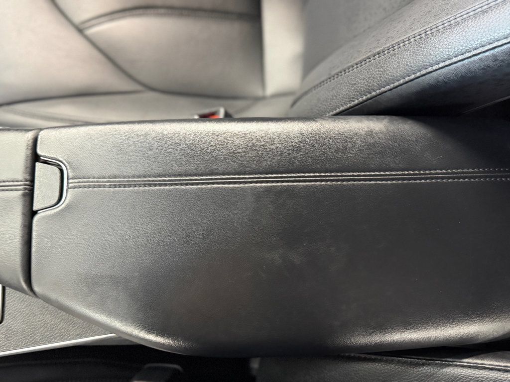 Used 2021 Toyota Avalon XLE FWD image 26