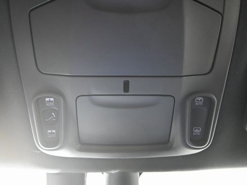 Used 2022 Chrysler Pacifica Touring-L w/ S Appearance Package image 37