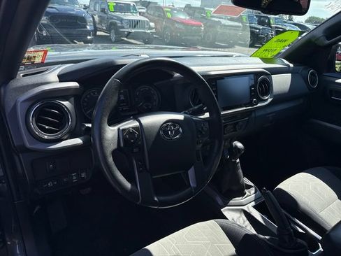Used 2021 Toyota Tacoma TRD Off-Road w/ Technology Package AWD/4WD image 19