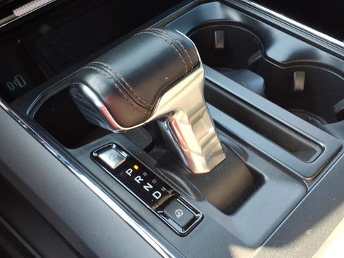 Used 2023 Ford F150 Lightning Lariat image 12