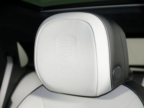 Certified 2025 Porsche Cayenne GTS AWD/4WD image 21