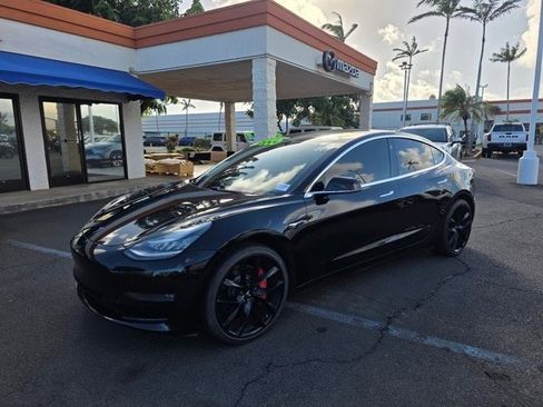 Used 2019 Tesla Model 3 Standard Range Plus image 1