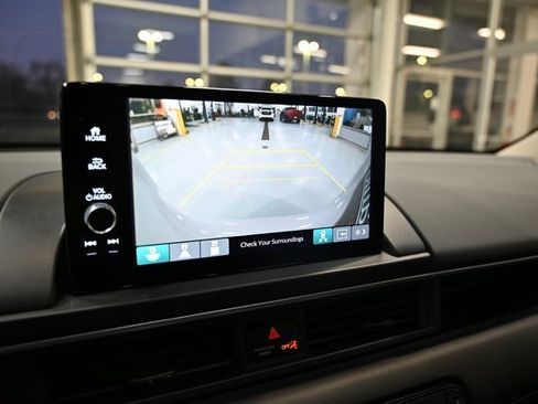 Used 2024 Honda Pilot Touring image 17