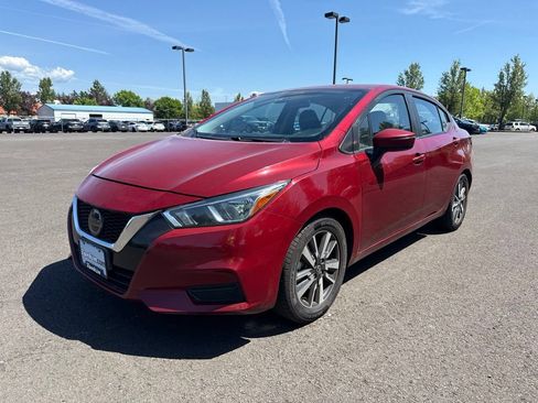 Used 2021 Nissan Versa SV FWD image 3