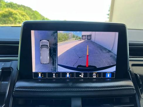 Used 2021 Chevrolet Suburban Z71 w/ Luxury Package AWD/4WD image 42