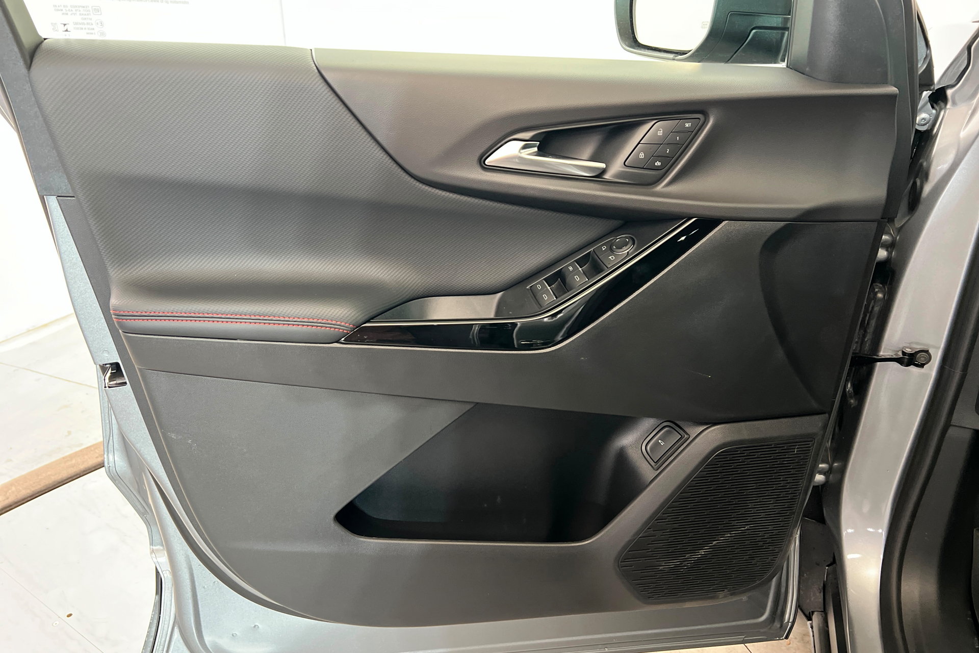 New 2027 Chevrolet Equinox RS w/ Safety and Technology Package AWD/4WD image 15
