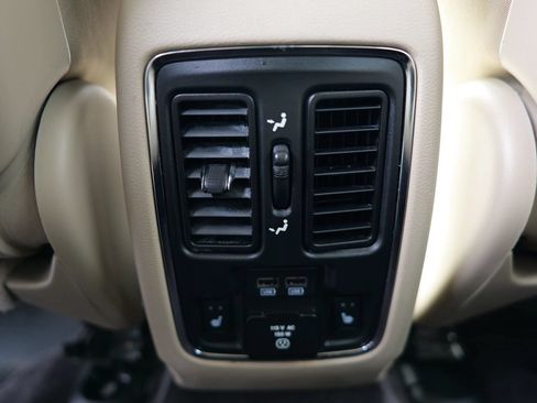 Used 2017 Jeep Grand Cherokee Limited w/ Luxury Group II RWD image 26