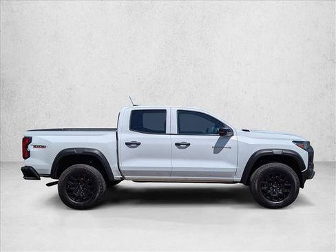 Used 2024 Chevrolet Colorado Trail Boss w/ Advanced Trailering Package AWD/4WD image 4