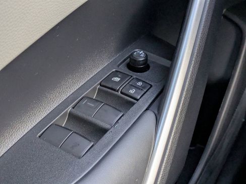 New 2026 Toyota Corolla Cross L image 25