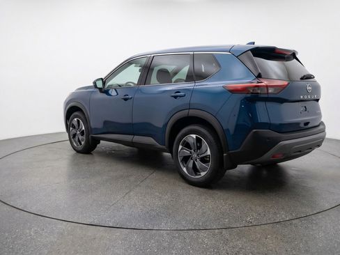 Used 2025 Nissan Rogue SV image 6