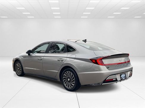 Certified 2023 Hyundai Sonata Limited w/ Cargo Package image 5