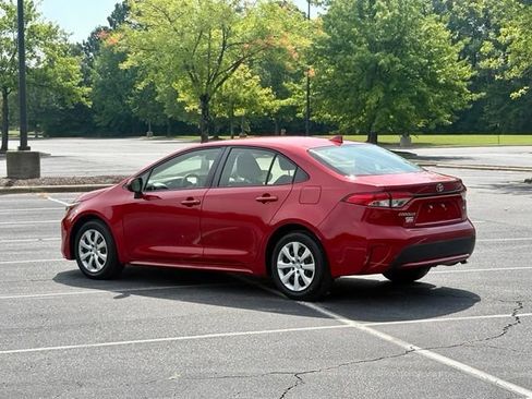 Used 2020 Toyota Corolla LE FWD image 4