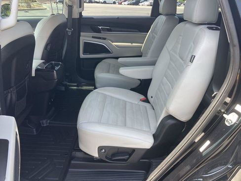 Used 2023 Kia Telluride SX Prestige AWD/4WD image 30