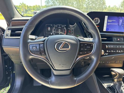 Used 2025 Lexus ES 350 w/ Premium Package FWD image 13