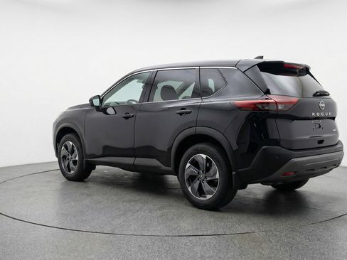 Used 2025 Nissan Rogue SV AWD/4WD image 6