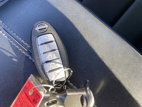 Used 2025 Nissan Altima 2.5 SV FWD image 43