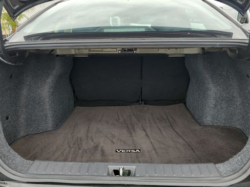 Used 2025 Nissan Versa SV FWD image 10
