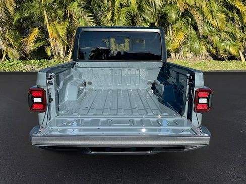 New 2026 Jeep Gladiator Sport image 5